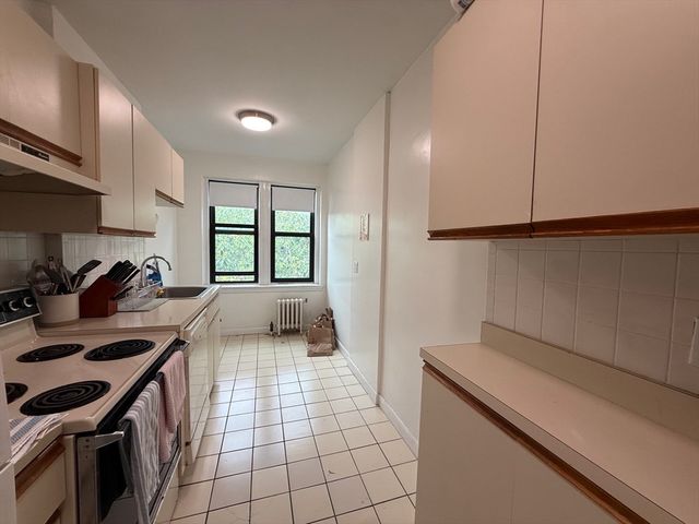 145 Englewood Ave 42, Boston, MA 02135
