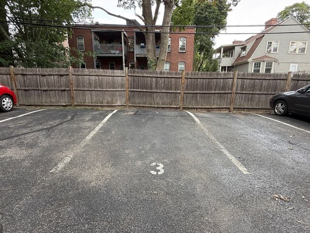 145 Englewood Ave 42, Boston, MA 02135