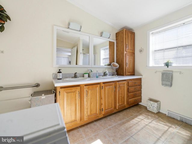 577 BENT PINE CIR, New Hope, PA 18938