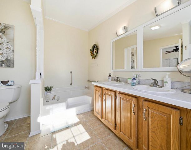 577 BENT PINE CIR, New Hope, PA 18938