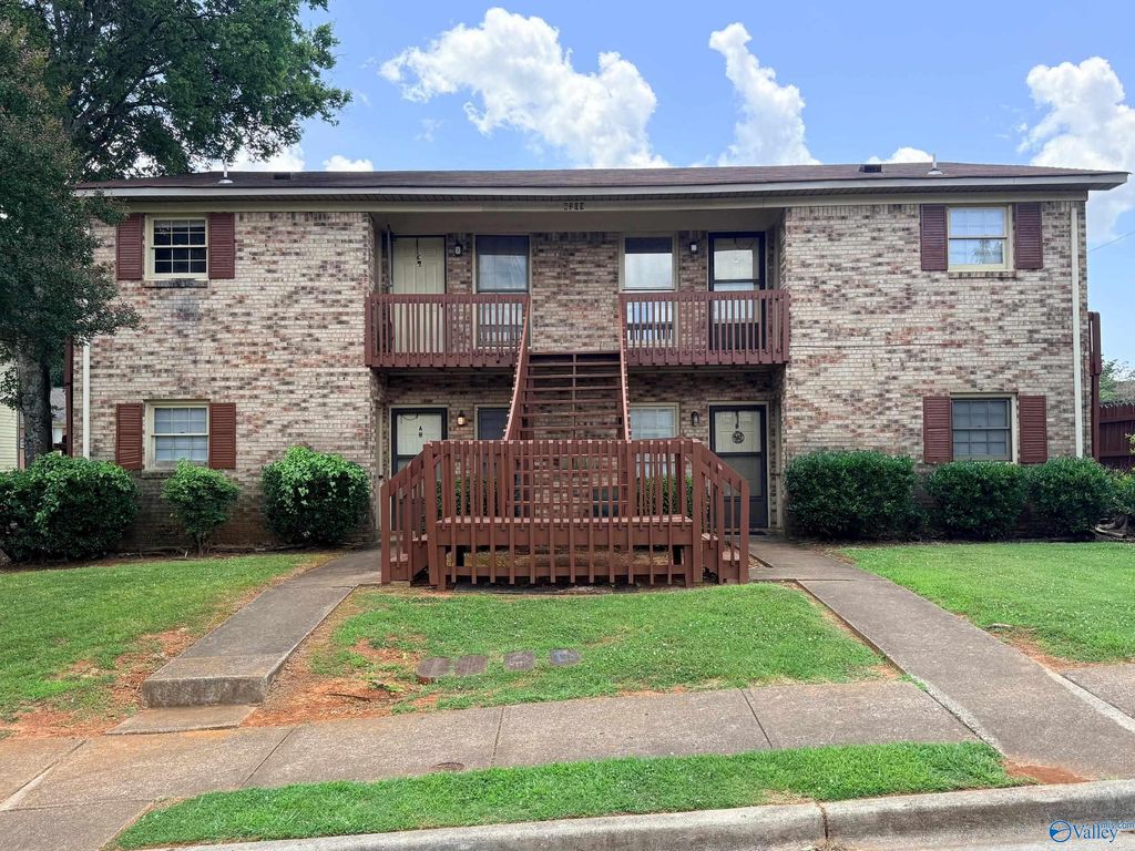 6209 Friar Tuck Drive A and B, Huntsville, AL 35806