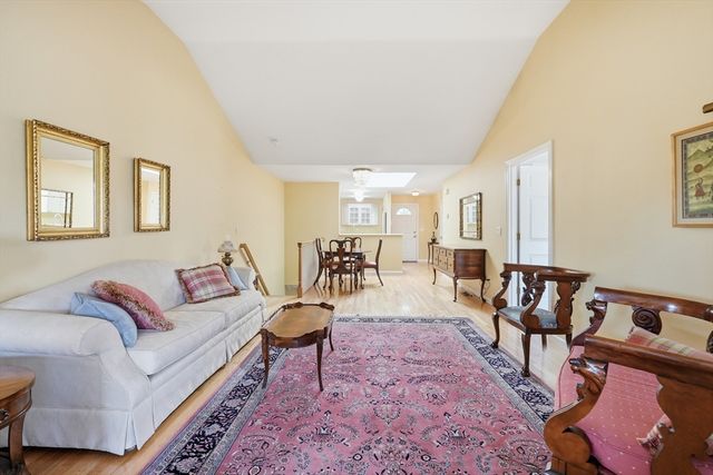 48 William Onthank Ln 48, Southborough, MA 01772