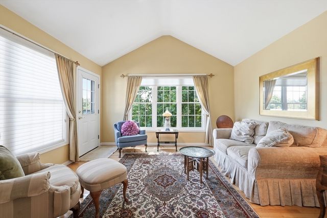 48 William Onthank Ln 48, Southborough, MA 01772