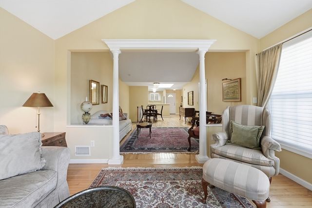 48 William Onthank Ln 48, Southborough, MA 01772