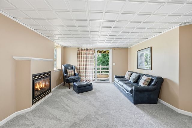 48 William Onthank Ln 48, Southborough, MA 01772