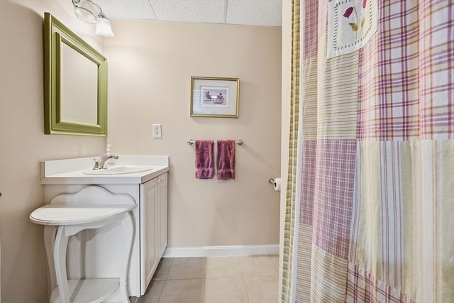 48 William Onthank Ln 48, Southborough, MA 01772