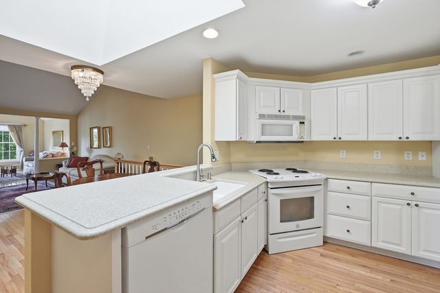 48 William Onthank Ln 48, Southborough, MA 01772