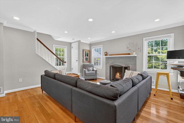 312 LINCOLN AVE, Falls Church, VA 22046