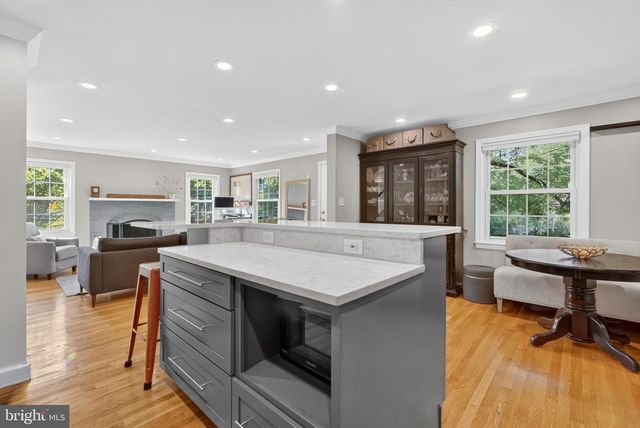 312 LINCOLN AVE, Falls Church, VA 22046