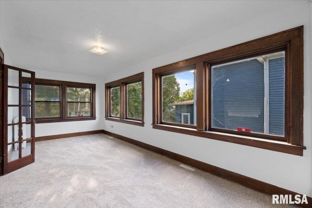 1134 TREMONT Avenue, Davenport, IA 52803