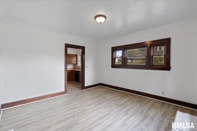 1134 TREMONT Avenue, Davenport, IA 52803