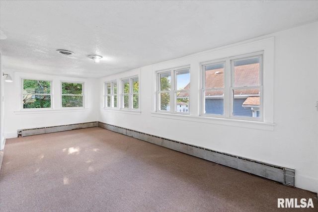 1134 TREMONT Avenue, Davenport, IA 52803