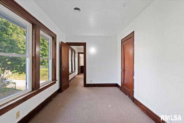 1134 TREMONT Avenue, Davenport, IA 52803