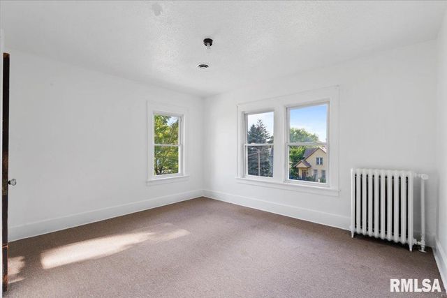 1134 TREMONT Avenue, Davenport, IA 52803