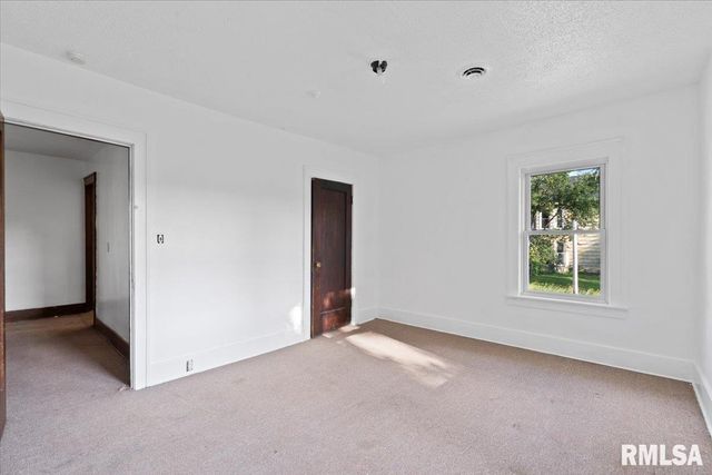 1134 TREMONT Avenue, Davenport, IA 52803