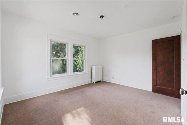 1134 TREMONT Avenue, Davenport, IA 52803