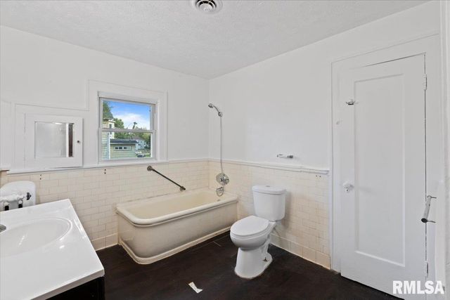 1134 TREMONT Avenue, Davenport, IA 52803