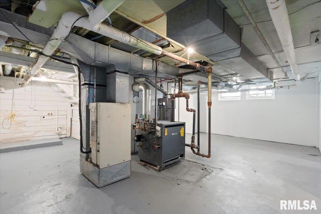 1134 TREMONT Avenue, Davenport, IA 52803