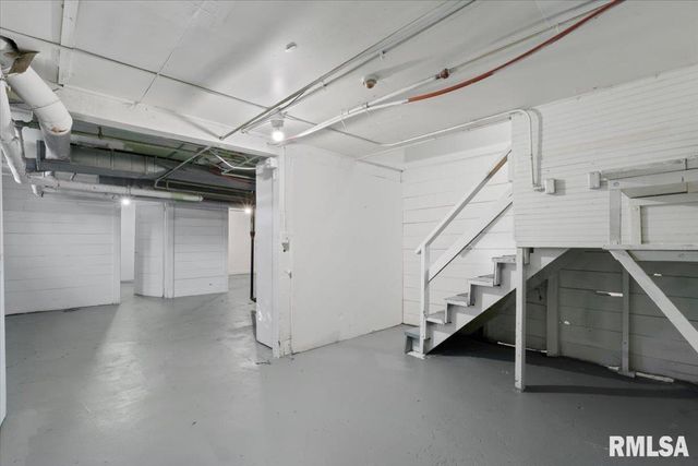 1134 TREMONT Avenue, Davenport, IA 52803