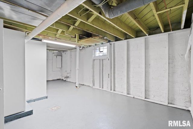 1134 TREMONT Avenue, Davenport, IA 52803