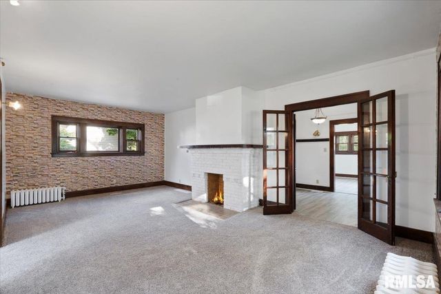 1134 TREMONT Avenue, Davenport, IA 52803