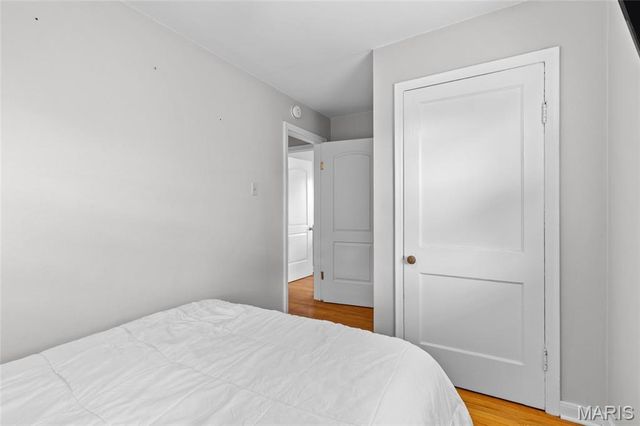 9621 Clyde Avenue, St Louis, MO 63125