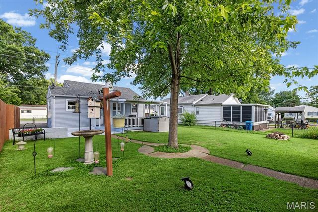 9621 Clyde Avenue, St Louis, MO 63125