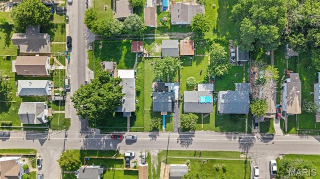 9621 Clyde Avenue, St Louis, MO 63125
