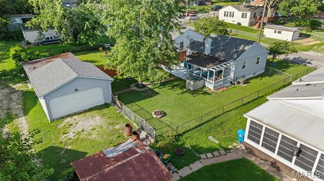 9621 Clyde Avenue, St Louis, MO 63125