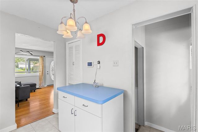 9621 Clyde Avenue, St Louis, MO 63125