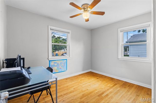 9621 Clyde Avenue, St Louis, MO 63125