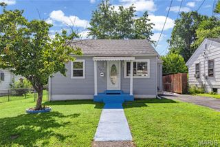 9621 Clyde Avenue, St Louis, MO 63125