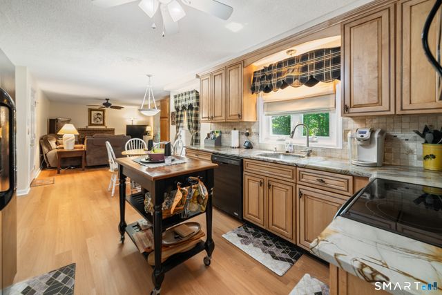 105 Inwood Lane, Bristol, CT 06010