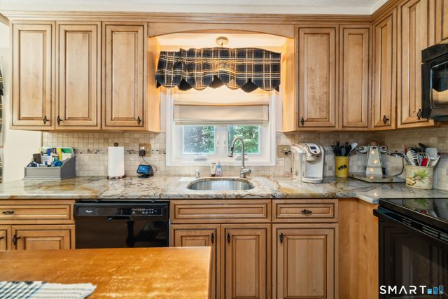 105 Inwood Lane, Bristol, CT 06010