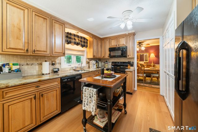 105 Inwood Lane, Bristol, CT 06010