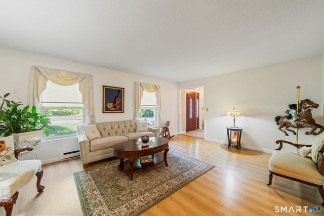 105 Inwood Lane, Bristol, CT 06010