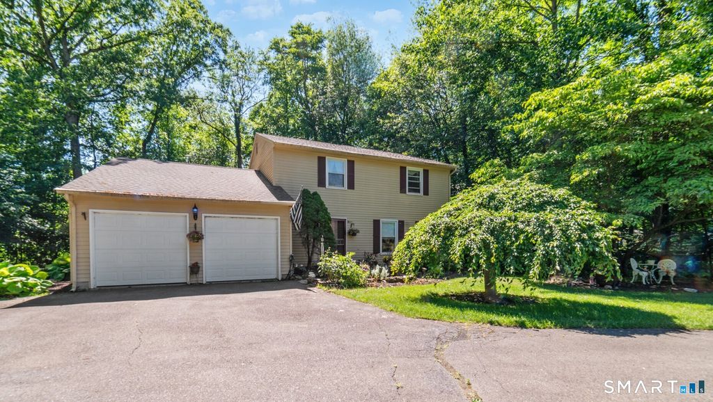 105 Inwood Lane, Bristol, CT 06010
