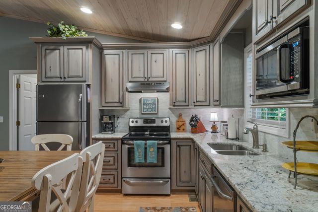 222 Jessica Drive, Wedowee, AL 36278