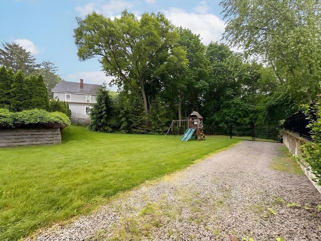 114 Curve St, Dedham, MA 02026