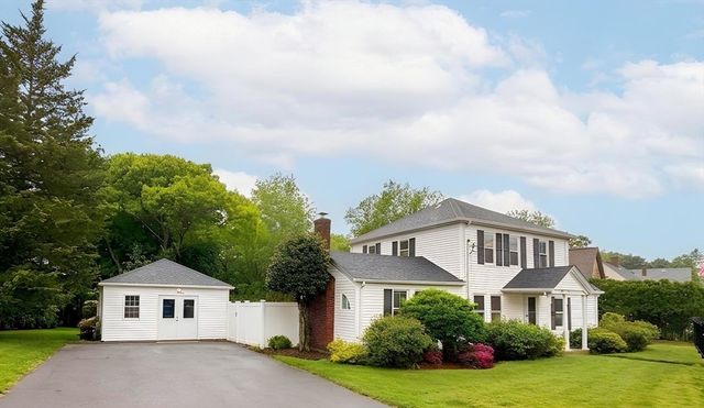 114 Curve St, Dedham, MA 02026