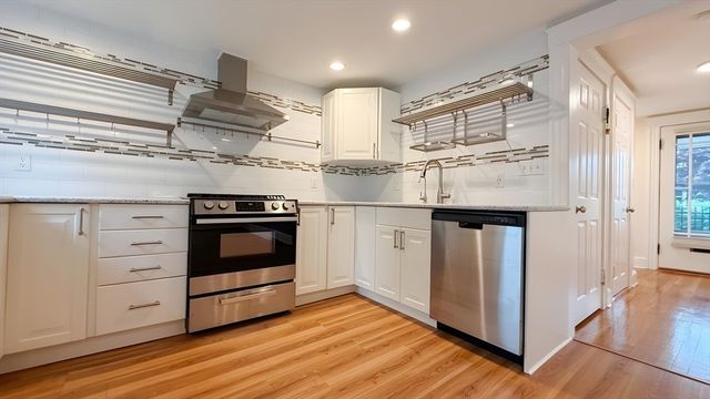 114 Curve St, Dedham, MA 02026