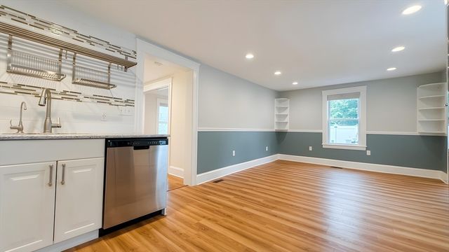 114 Curve St, Dedham, MA 02026