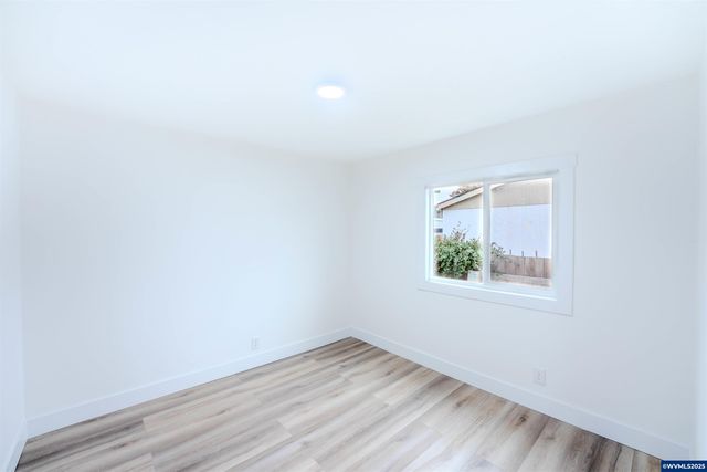 3370 Maple St #44, Hubbard, OR 97032