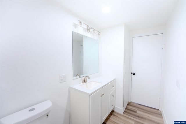 3370 Maple St #44, Hubbard, OR 97032