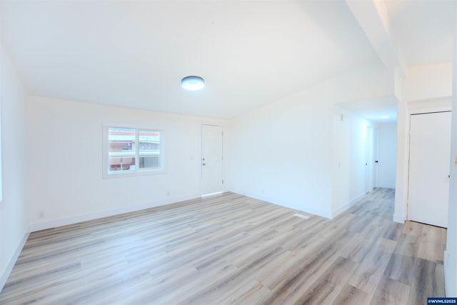 3370 Maple St #44, Hubbard, OR 97032