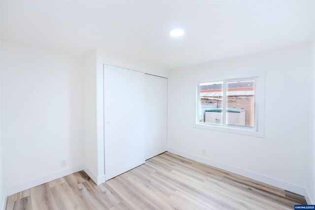 3370 Maple St #44, Hubbard, OR 97032