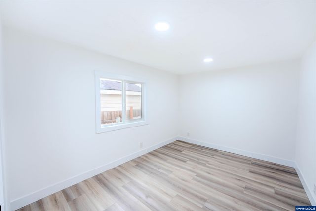 3370 Maple St #44, Hubbard, OR 97032