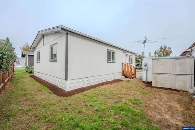 3370 Maple St #44, Hubbard, OR 97032