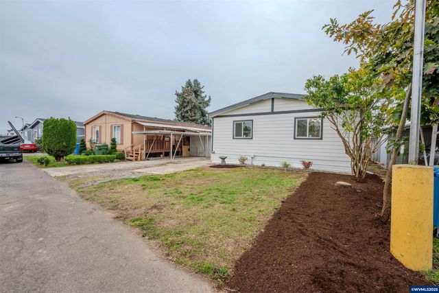 3370 Maple St #44, Hubbard, OR 97032