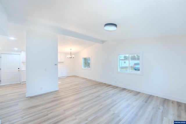 3370 Maple St #44, Hubbard, OR 97032